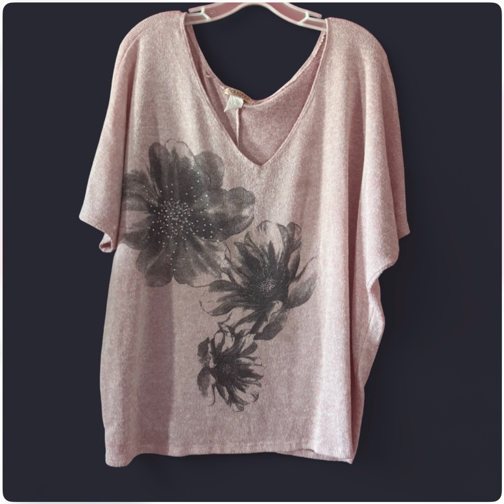 Lavish Plus 3X Blush Floral Knit Top | Oversized V Neck
